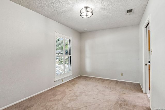 8714 MIDCROWN DR, Windcrest, TX 78239