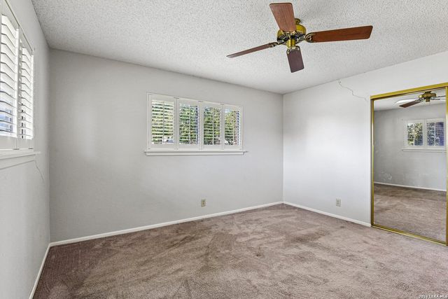 8714 MIDCROWN DR, Windcrest, TX 78239