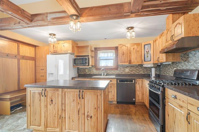 N430 HOPKINS Road, Arlington, WI 53911