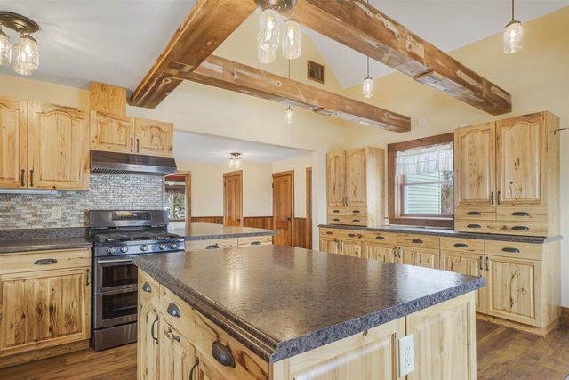 N430 HOPKINS Road, Arlington, WI 53911