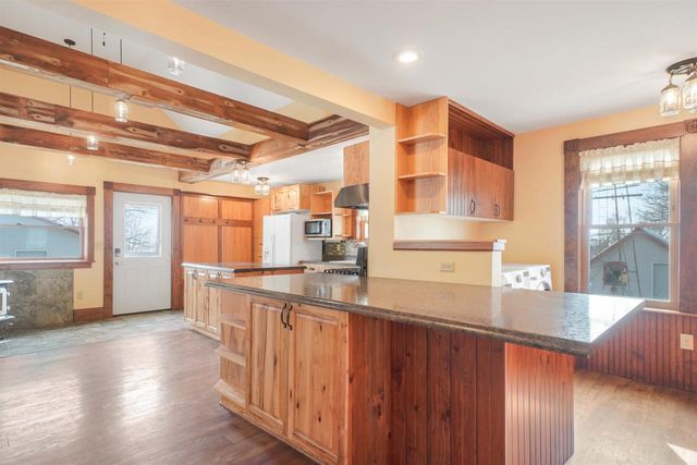 N430 HOPKINS Road, Arlington, WI 53911