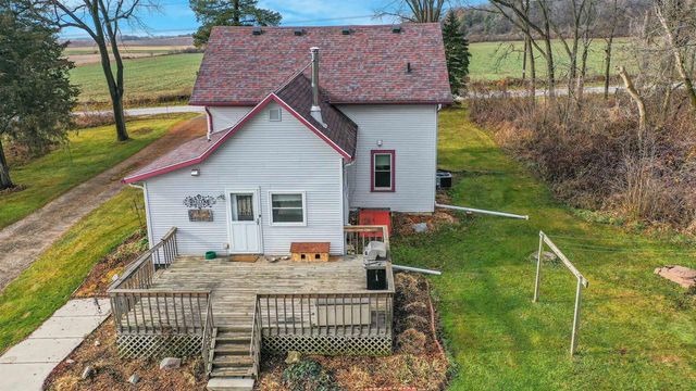 N430 HOPKINS Road, Arlington, WI 53911