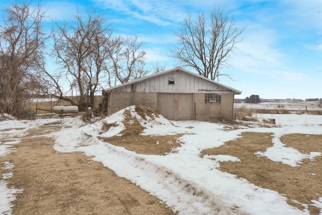 N430 HOPKINS Road, Arlington, WI 53911