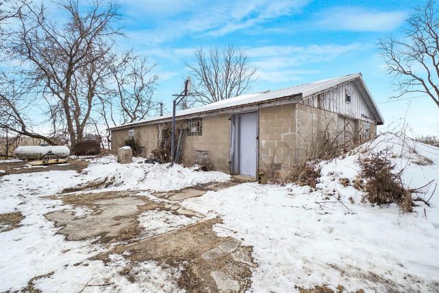 N430 HOPKINS Road, Arlington, WI 53911