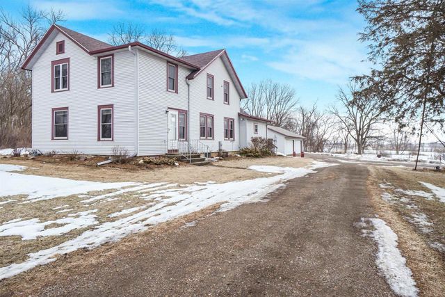 N430 HOPKINS Road, Arlington, WI 53911