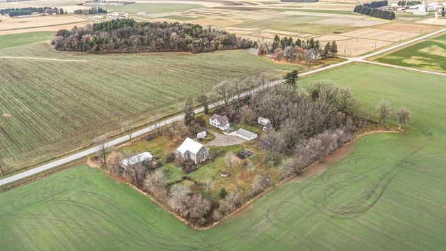 N430 HOPKINS Road, Arlington, WI 53911