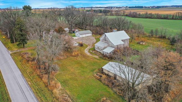 N430 HOPKINS Road, Arlington, WI 53911