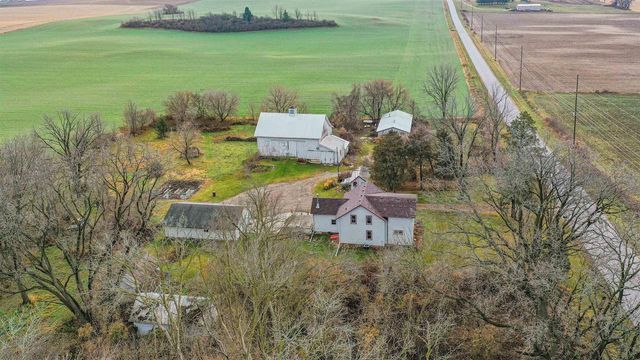 N430 HOPKINS Road, Arlington, WI 53911