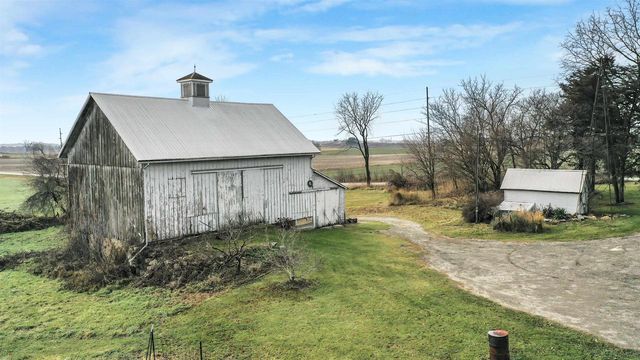 N430 HOPKINS Road, Arlington, WI 53911