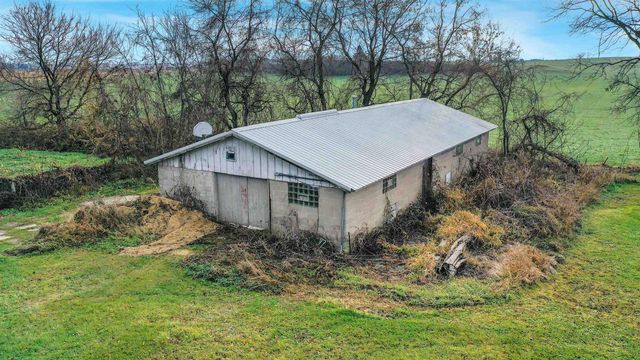 N430 HOPKINS Road, Arlington, WI 53911