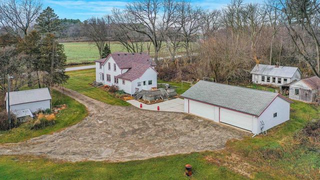 N430 HOPKINS Road, Arlington, WI 53911