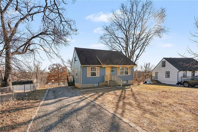 7703 E 50th Street, Kansas City, MO 64129