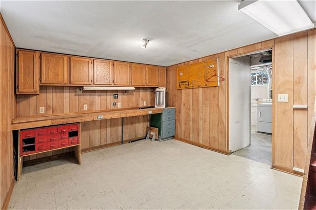 7703 E 50th Street, Kansas City, MO 64129