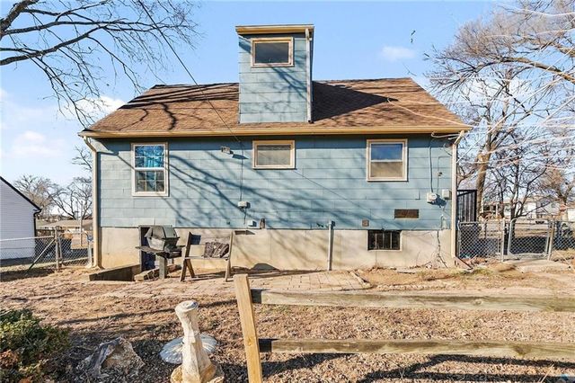 7703 E 50th Street, Kansas City, MO 64129