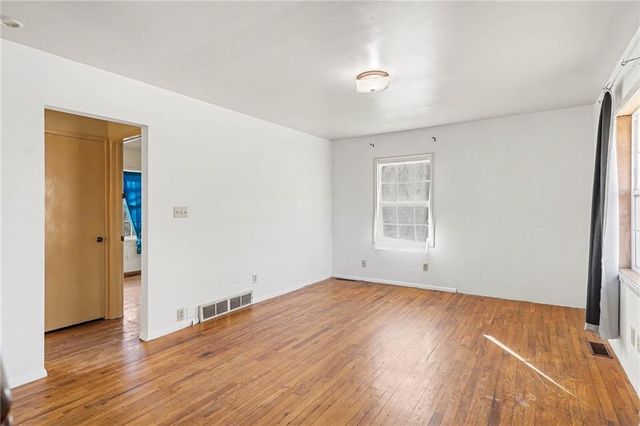 7703 E 50th Street, Kansas City, MO 64129