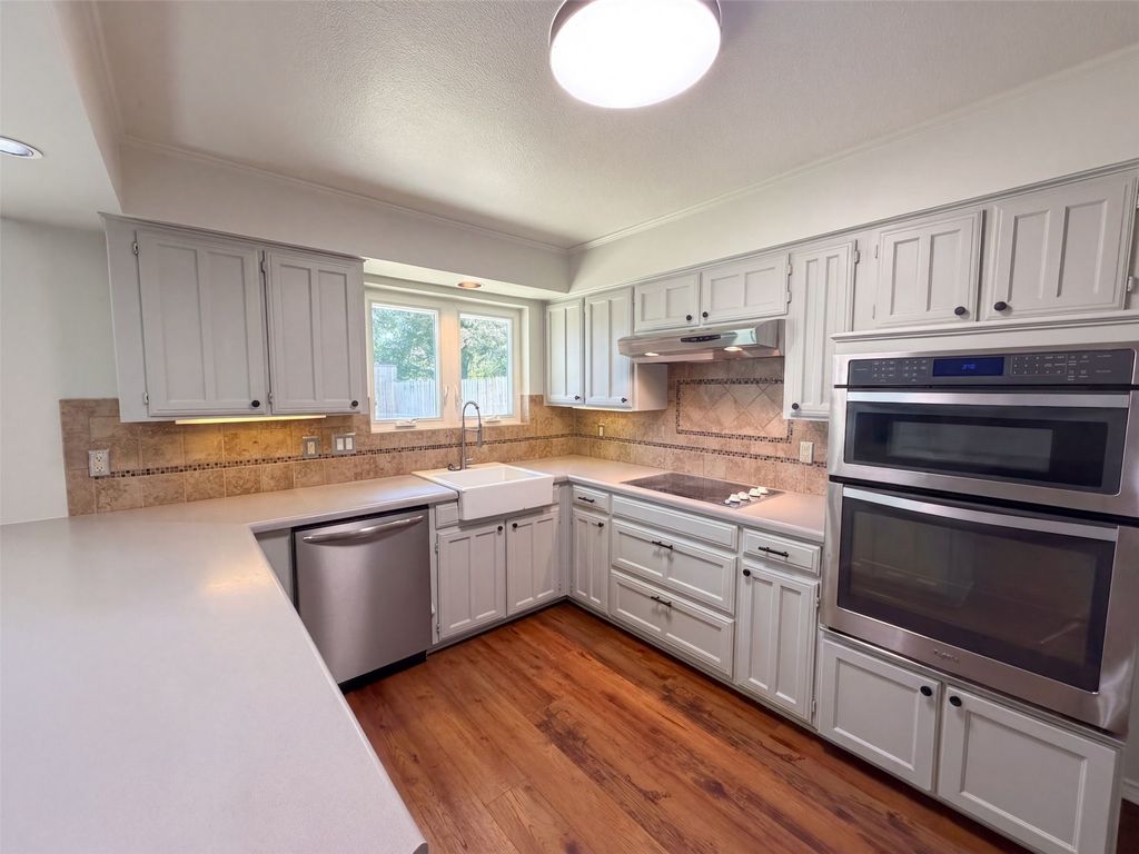 1208 Hillcrest Drive, Euless, TX 76039 — photo 2