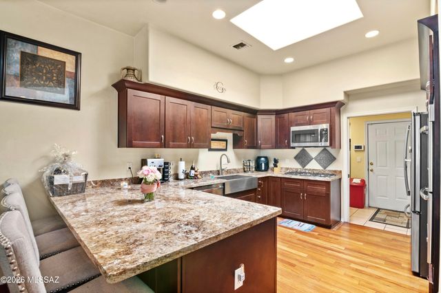 21 N Players Club Drive, Tucson, AZ 85745