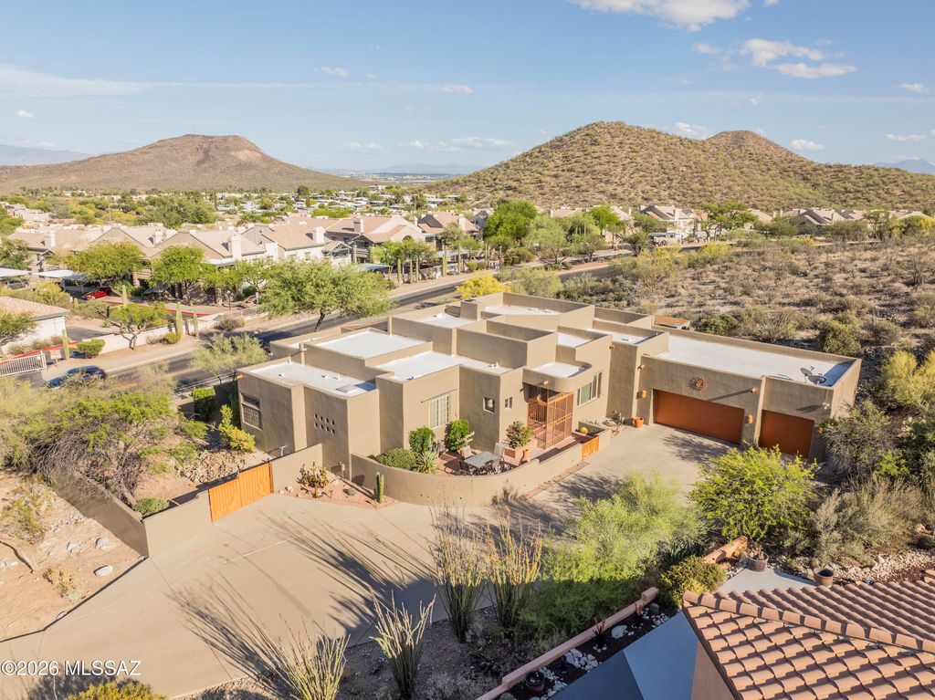 21 N Players Club Drive, Tucson, AZ 85745
