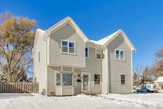 218 N School Street, Mount Prospect, IL 60056