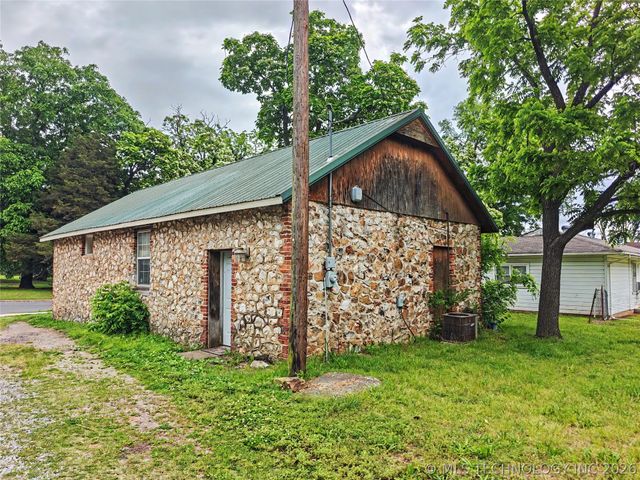 1021 N Vinita Avenue, Tahlequah, OK 74464