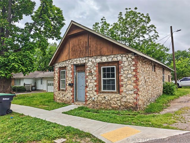 1021 N Vinita Avenue, Tahlequah, OK 74464