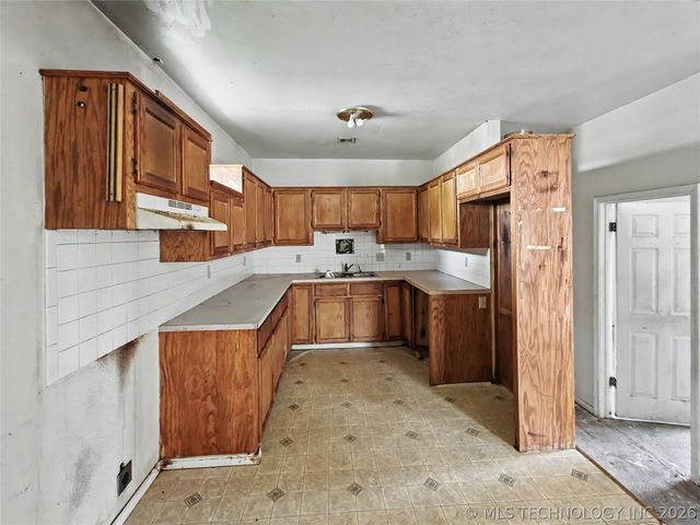 1021 N Vinita Avenue, Tahlequah, OK 74464