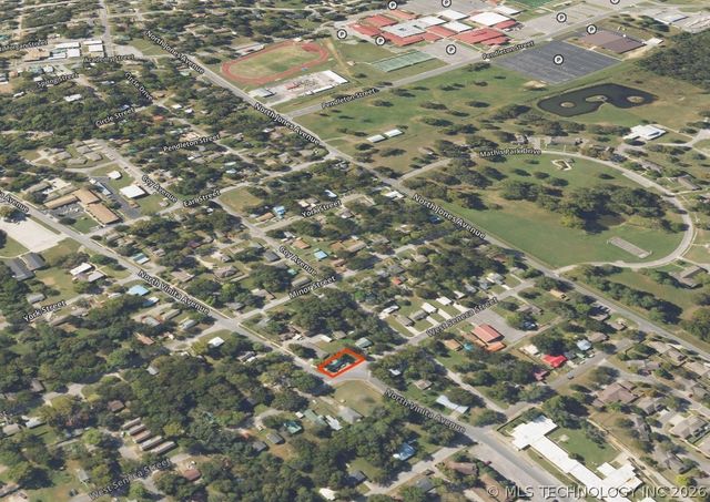 1021 N Vinita Avenue, Tahlequah, OK 74464