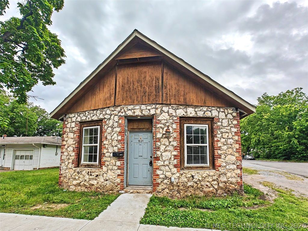 1021 N Vinita Avenue, Tahlequah, OK 74464