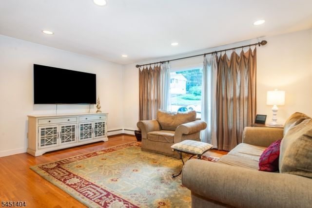 103 Cayuga Ave, Rockaway Twp., NJ 07866