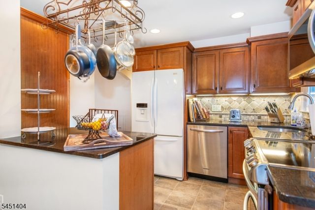 103 Cayuga Ave, Rockaway Twp., NJ 07866