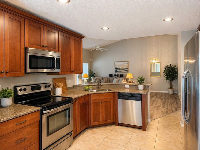822 MCCALLISTER AVENUE 822, Sun City Center, FL 33573