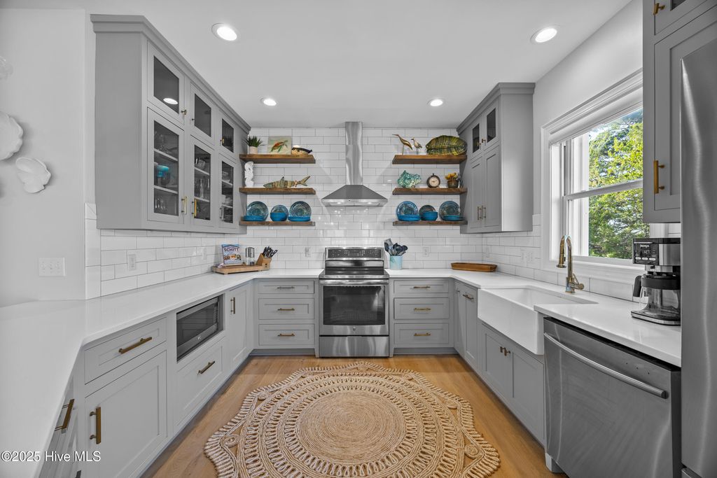 Image 11 of property listing at 411 N Channel Drive B, Wrightsville Beach, NC 28480