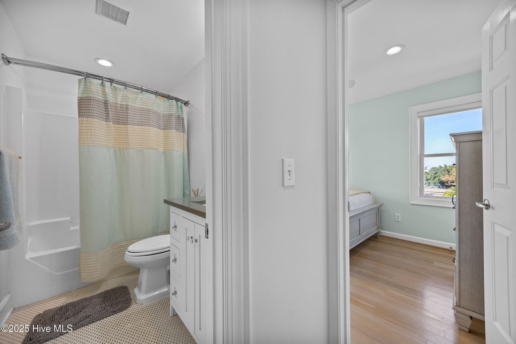 Image 34 of property listing at 411 N Channel Drive B, Wrightsville Beach, NC 28480