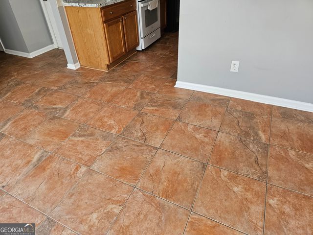 1529 Sydney Pond Circle, Lawrenceville, GA 30046