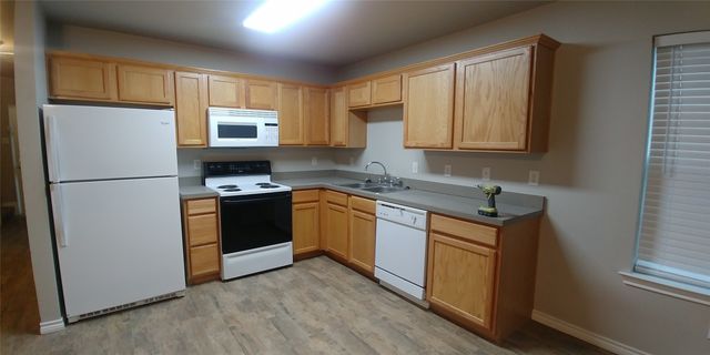404 N Cleveland Avenue, Sherman, TX 75090