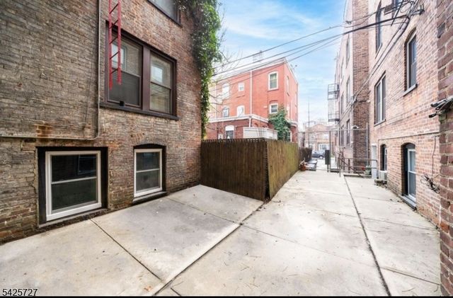 340 Fairmount Ave C3, Jersey City, NJ 07306