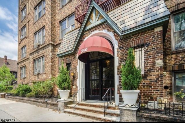 340 Fairmount Ave C3, Jersey City, NJ 07306