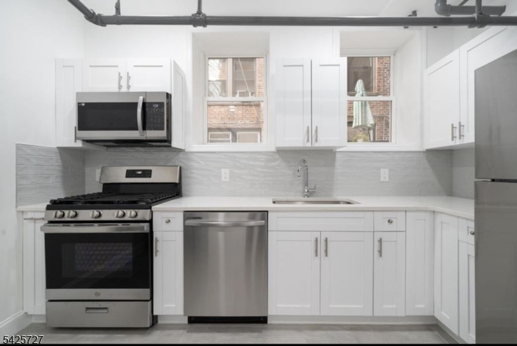 340 Fairmount Ave C3, Jersey City, NJ 07306