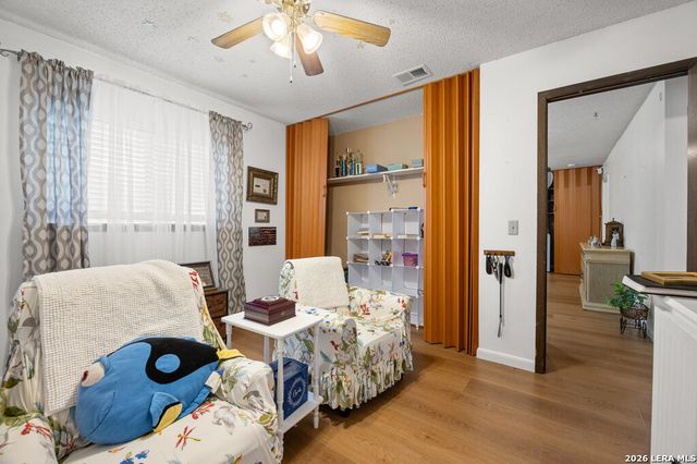 5111 El Capitan, San Antonio, TX 78233