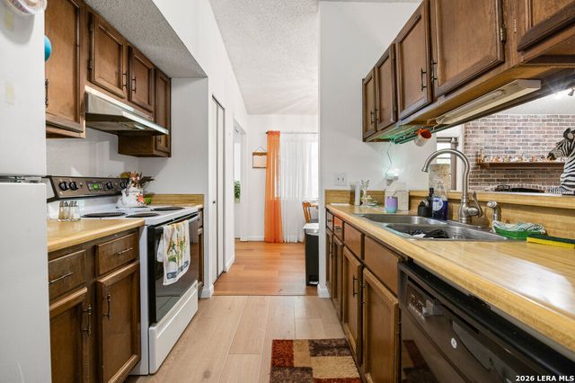 5111 El Capitan, San Antonio, TX 78233