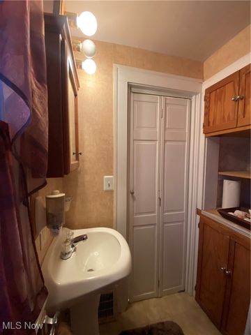 725 Union Avenue, Ashtabula, OH 44004