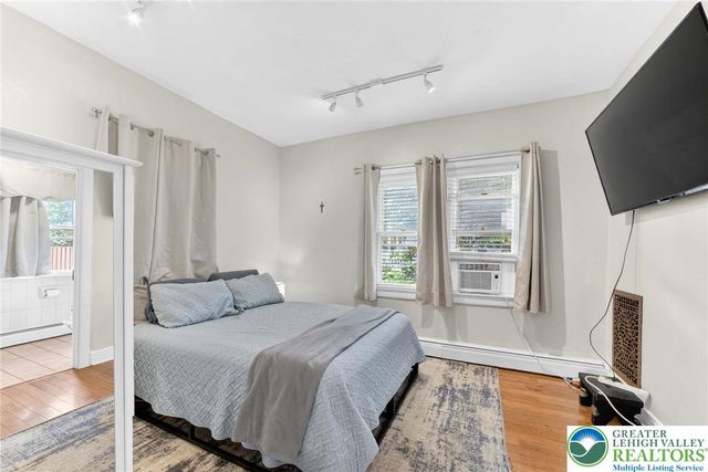 33 West Street, Other Nj Counties, NJ 08804