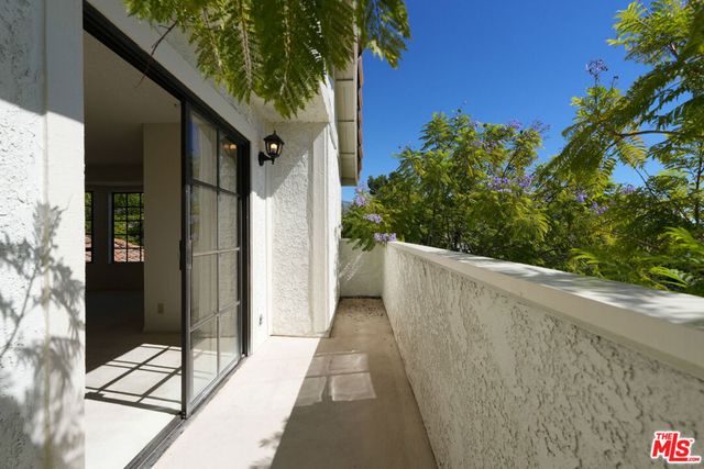 2440 Flintridge Drive, Glendale, CA 91206