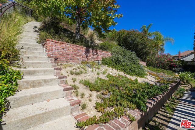 2440 Flintridge Drive, Glendale, CA 91206