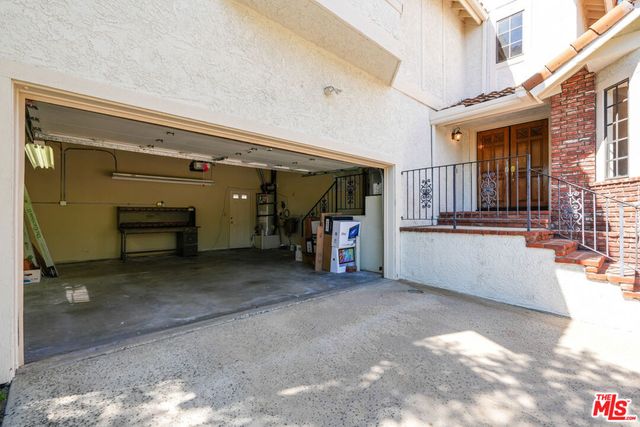 2440 Flintridge Drive, Glendale, CA 91206