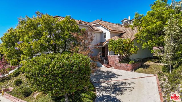 2440 Flintridge Drive, Glendale, CA 91206