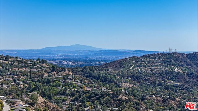 2440 Flintridge Drive, Glendale, CA 91206