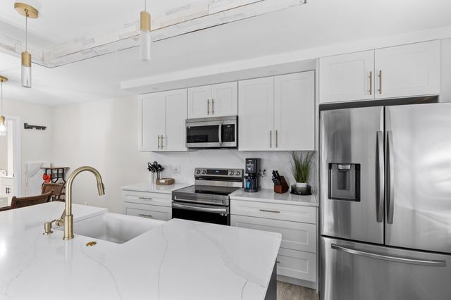 2842 SW Lakemont Place, Palm City, FL 34990