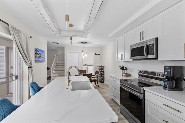 2842 SW Lakemont Place, Palm City, FL 34990