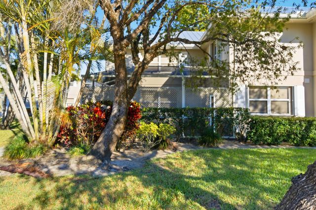 2842 SW Lakemont Place, Palm City, FL 34990